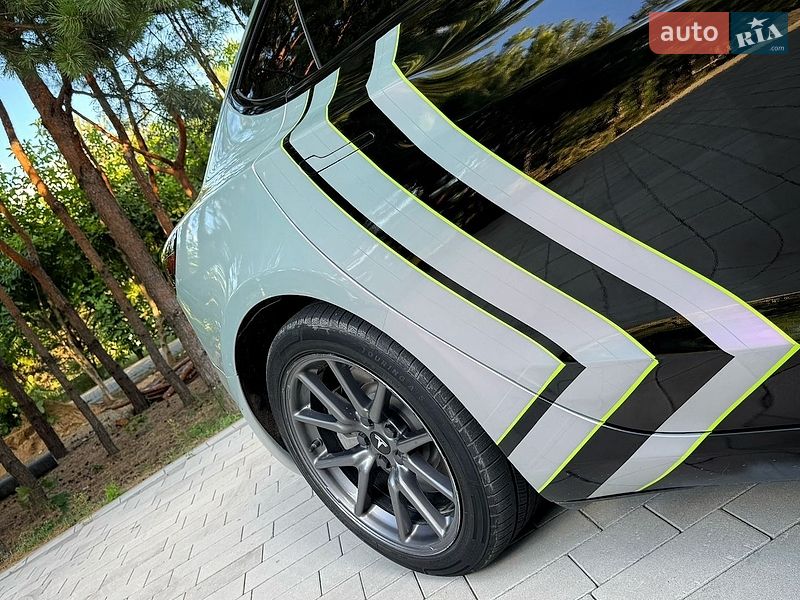 Седан Tesla Model 3 2019 в Луцьку