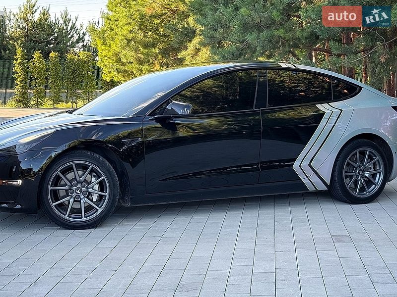 Седан Tesla Model 3 2019 в Луцьку