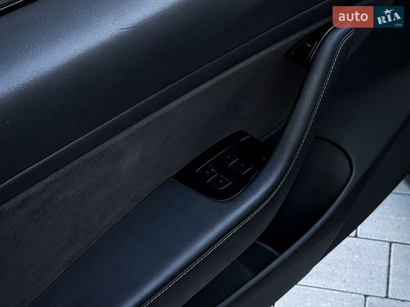 Седан Tesla Model 3 2019 в Луцьку