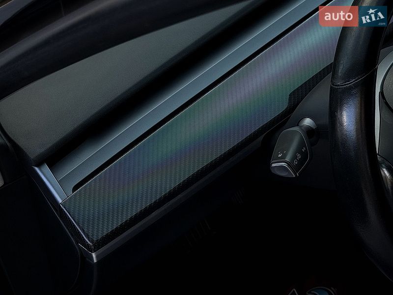 Седан Tesla Model 3 2019 в Луцьку
