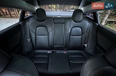 Седан Tesla Model 3 2019 в Луцьку