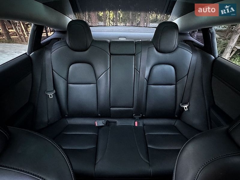 Седан Tesla Model 3 2019 в Луцьку