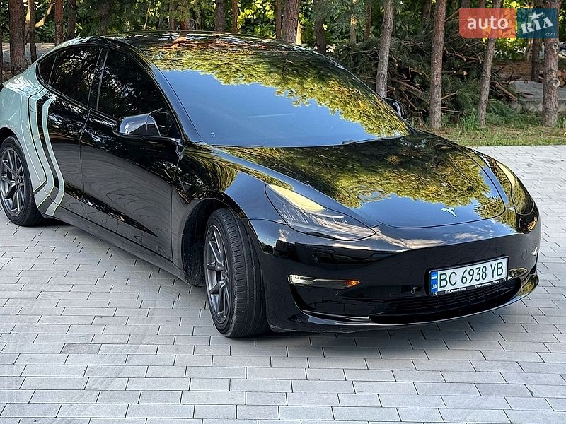 Седан Tesla Model 3 2019 в Луцьку