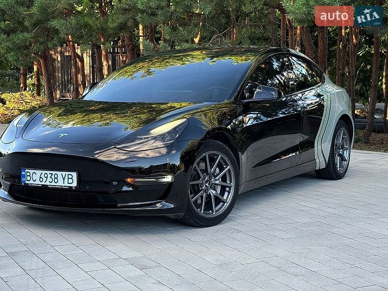 Седан Tesla Model 3 2019 в Луцьку