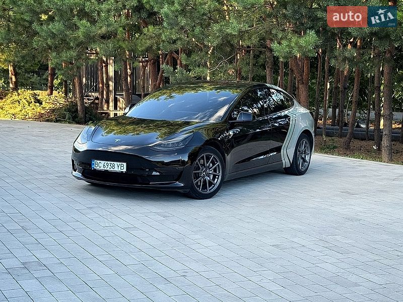Седан Tesla Model 3 2019 в Луцьку