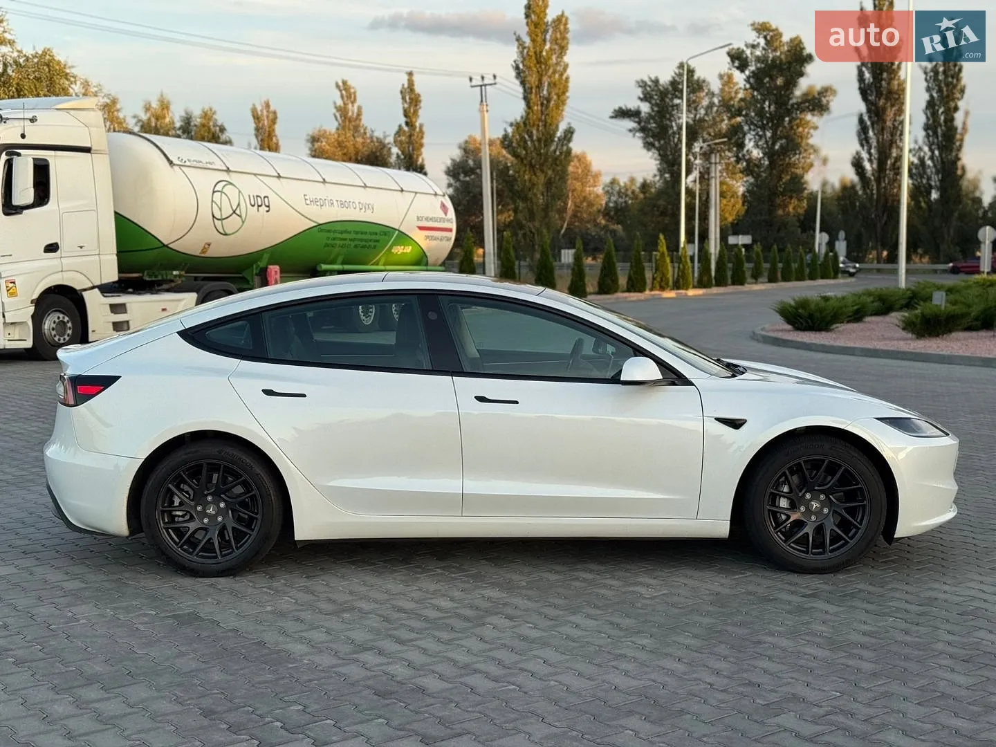 2024 Tesla Model 3 - мініатюра 13