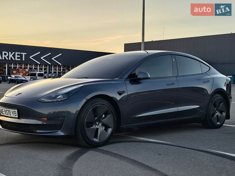 Tesla Model 3 2023