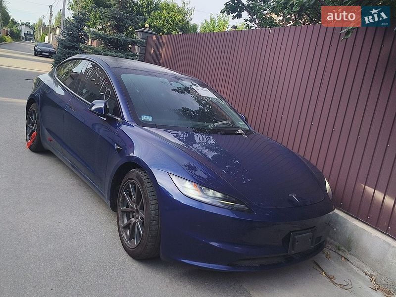 Седан Tesla Model 3 2025 в Києві
