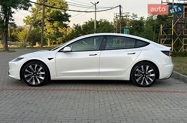 Седан Tesla Model 3 2024 в Львові