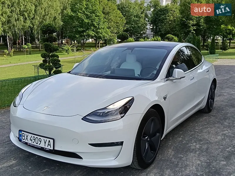 Tesla Model 3 2020