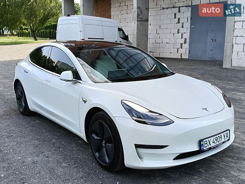 Седан Tesla Model 3 2020 в Хмельницком