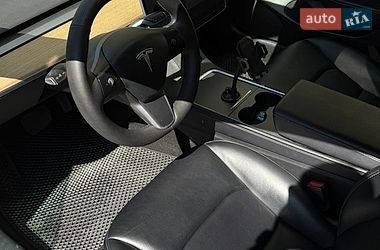 Седан Tesla Model 3 2022 в Киеве