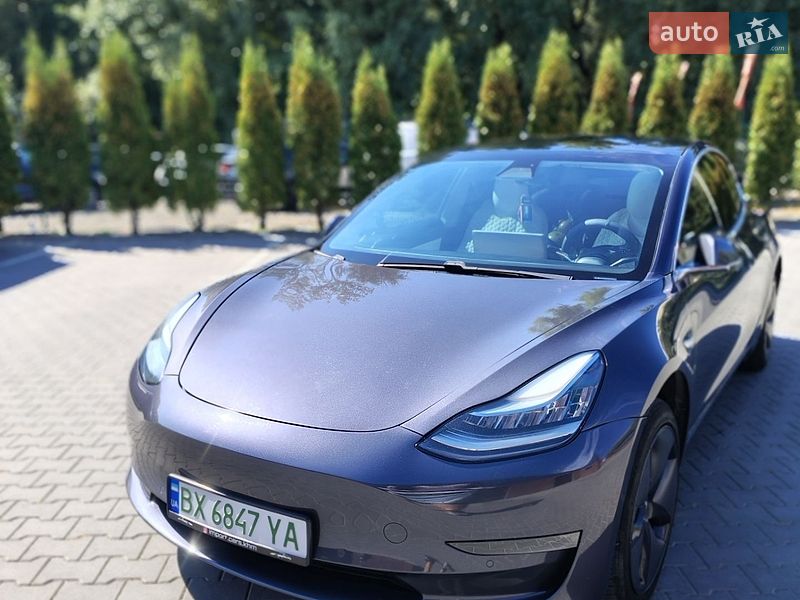 Tesla Model 3, фото из объявления
