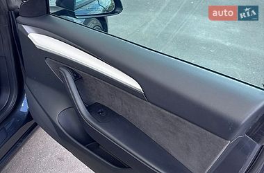 Седан Tesla Model 3 2022 в Києві
