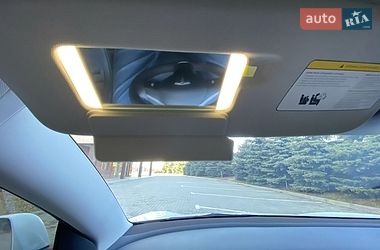 Седан Tesla Model 3 2023 в Києві