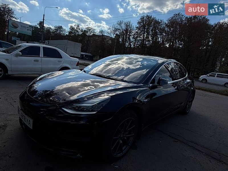Tesla Model 3 2020