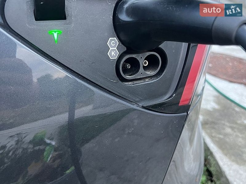 Седан Tesla Model 3 2021 в Днепре