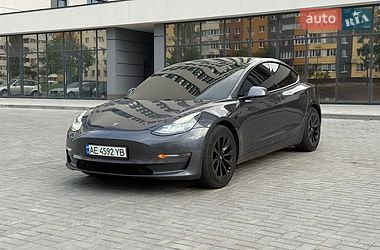 Седан Tesla Model 3 2021 в Дніпрі фото Седан Tesla Model 3 2021 в Дніпрі