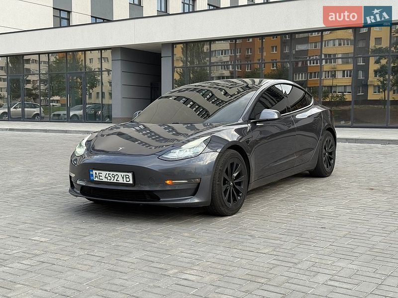 Седан Tesla Model 3 2021 в Дніпрі фото Седан Tesla Model 3 2021 в Дніпрі
