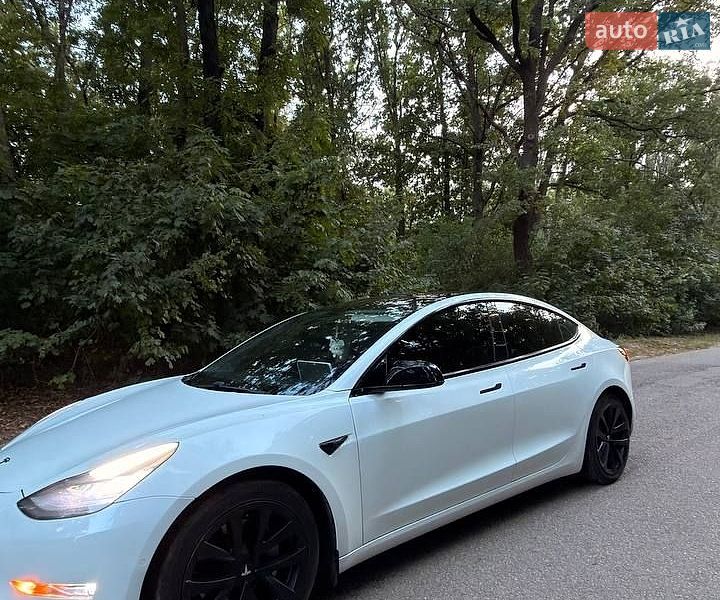 Седан Tesla Model 3 2018 в Харкові