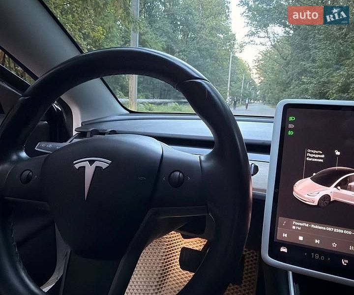 Седан Tesla Model 3 2018 в Харкові