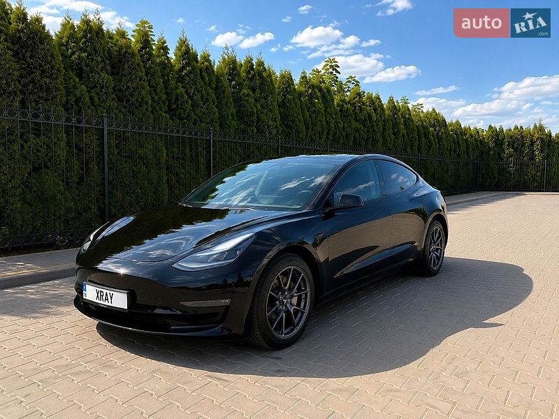 Седан Tesla Model 3 2022 в Одессе