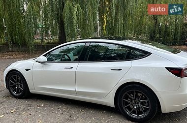 Седан Tesla Model 3 2021 в Млинове