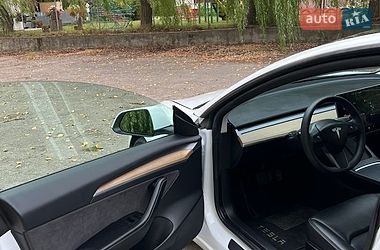 Седан Tesla Model 3 2021 в Млинове