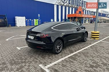 Седан Tesla Model 3 2018 в Ивано-Франковске