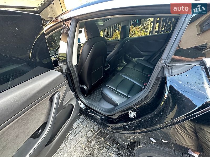 Седан Tesla Model 3 2018 в Ивано-Франковске