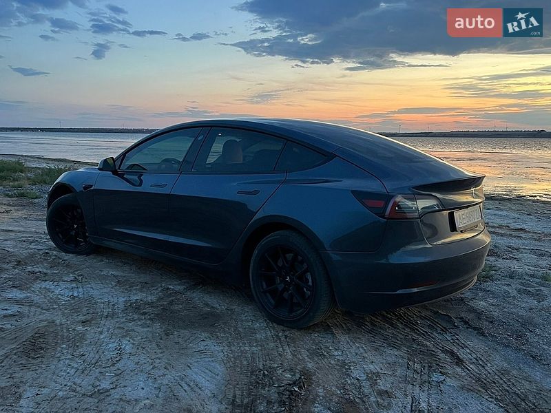 Седан Tesla Model 3 2022 в Дніпрі