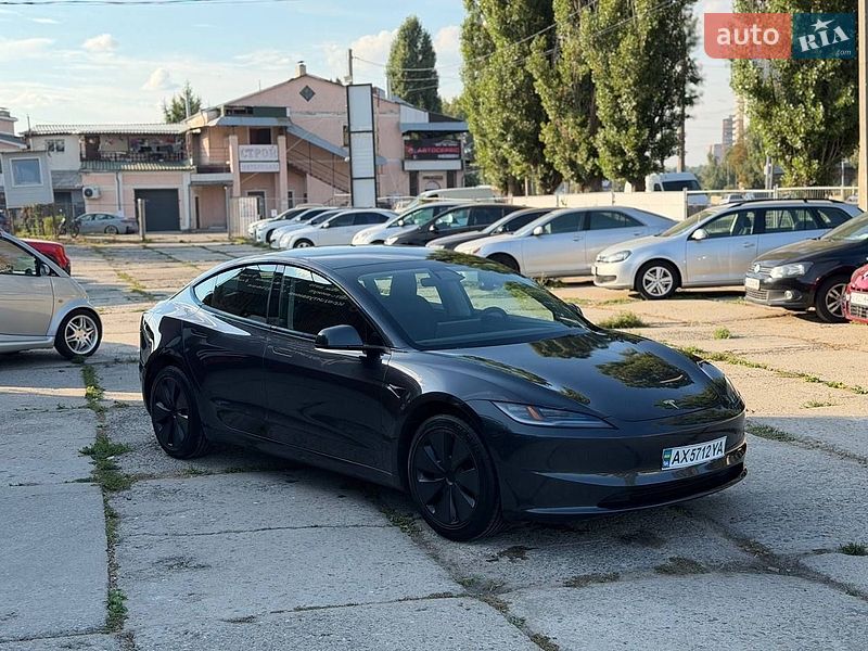 Седан Tesla Model 3 2024 в Харкові