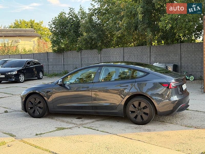 Седан Tesla Model 3 2024 в Харкові
