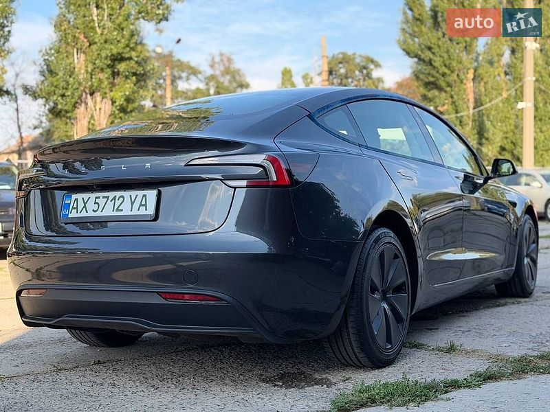 Седан Tesla Model 3 2024 в Харкові