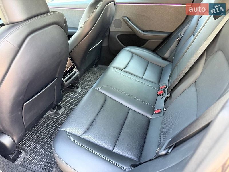 Седан Tesla Model 3 2024 в Харкові