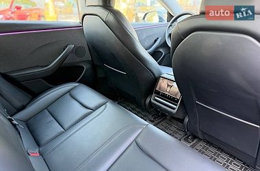 Седан Tesla Model 3 2024 в Харкові