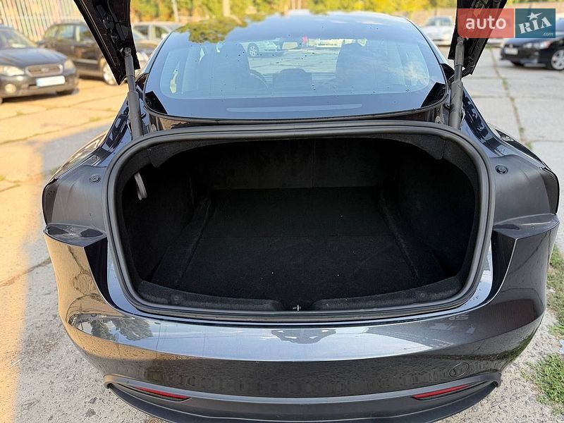 Седан Tesla Model 3 2024 в Харкові