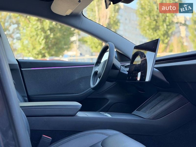 Седан Tesla Model 3 2024 в Харкові