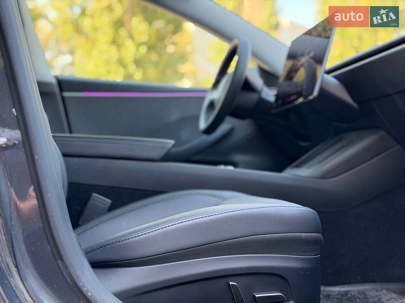 Седан Tesla Model 3 2024 в Харкові