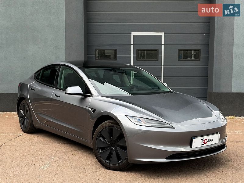 Tesla Model 3 2025