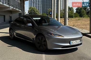 Седан Tesla Model 3 2024 в Києві фото Седан Tesla Model 3 2024 в Києві