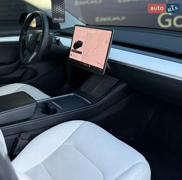 Седан Tesla Model 3 2021 в Кривому Розі