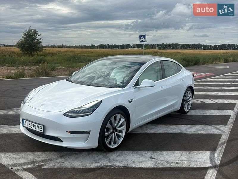 Седан Tesla Model 3 2019 в Києві