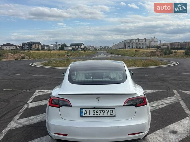 Седан Tesla Model 3 2019 в Києві
