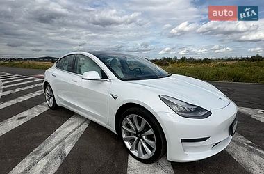Седан Tesla Model 3 2019 в Києві