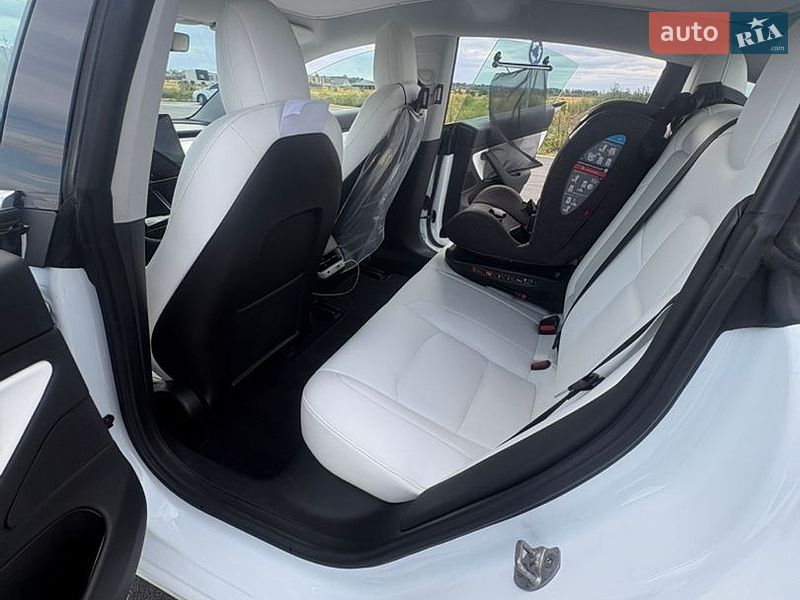 Седан Tesla Model 3 2019 в Києві