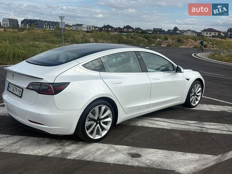 Седан Tesla Model 3 2019 в Києві