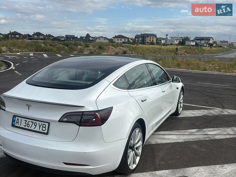 Седан Tesla Model 3 2019 в Києві