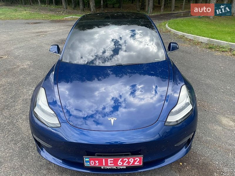 Седан Tesla Model 3 2019 в Луцке