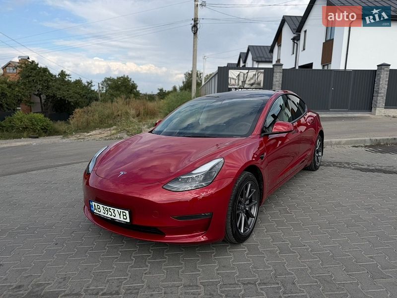 Седан Tesla Model 3 2022 в Виннице
